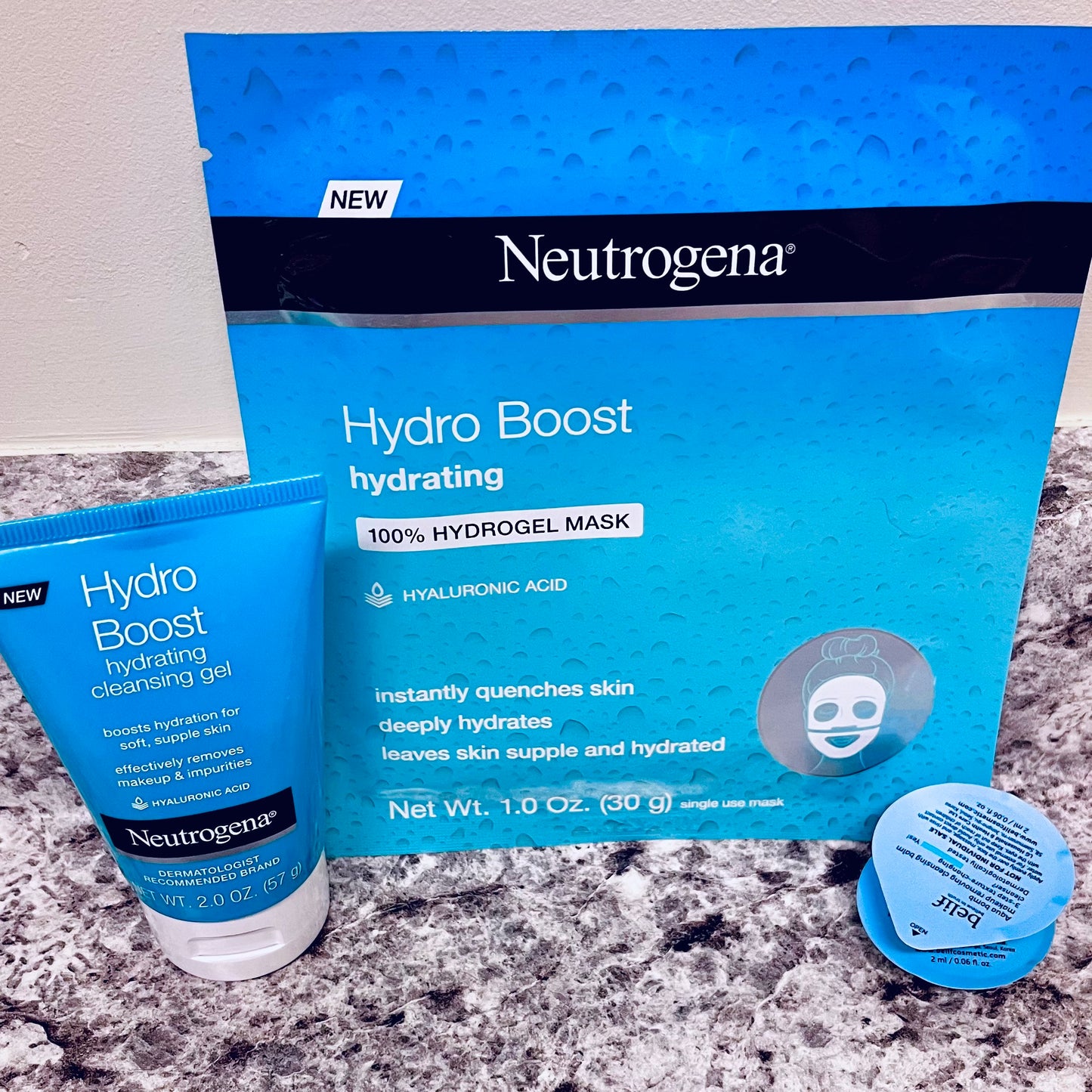 Neutrogena Hydro Boost Hyaluronic Hydrating Mask & Cleanser Gel Set Plus 2 Belief Aqua Bomb Pods