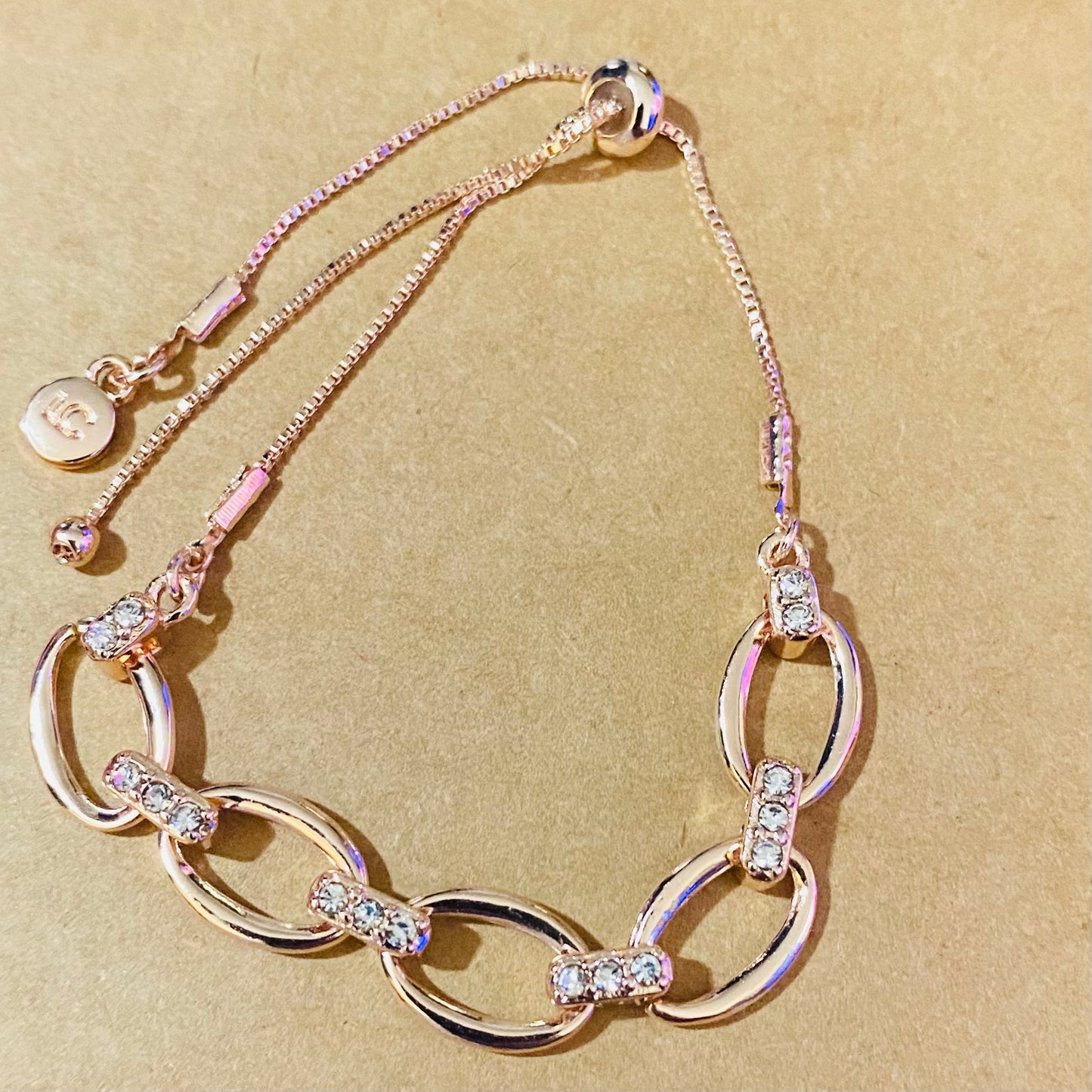 Lauren Conrad Pulsera de eslabones con incrustaciones de cristal de oro rosa de 14 k, excelente regalo para ella, mamá, esposa, hermana, compañera de trabajo