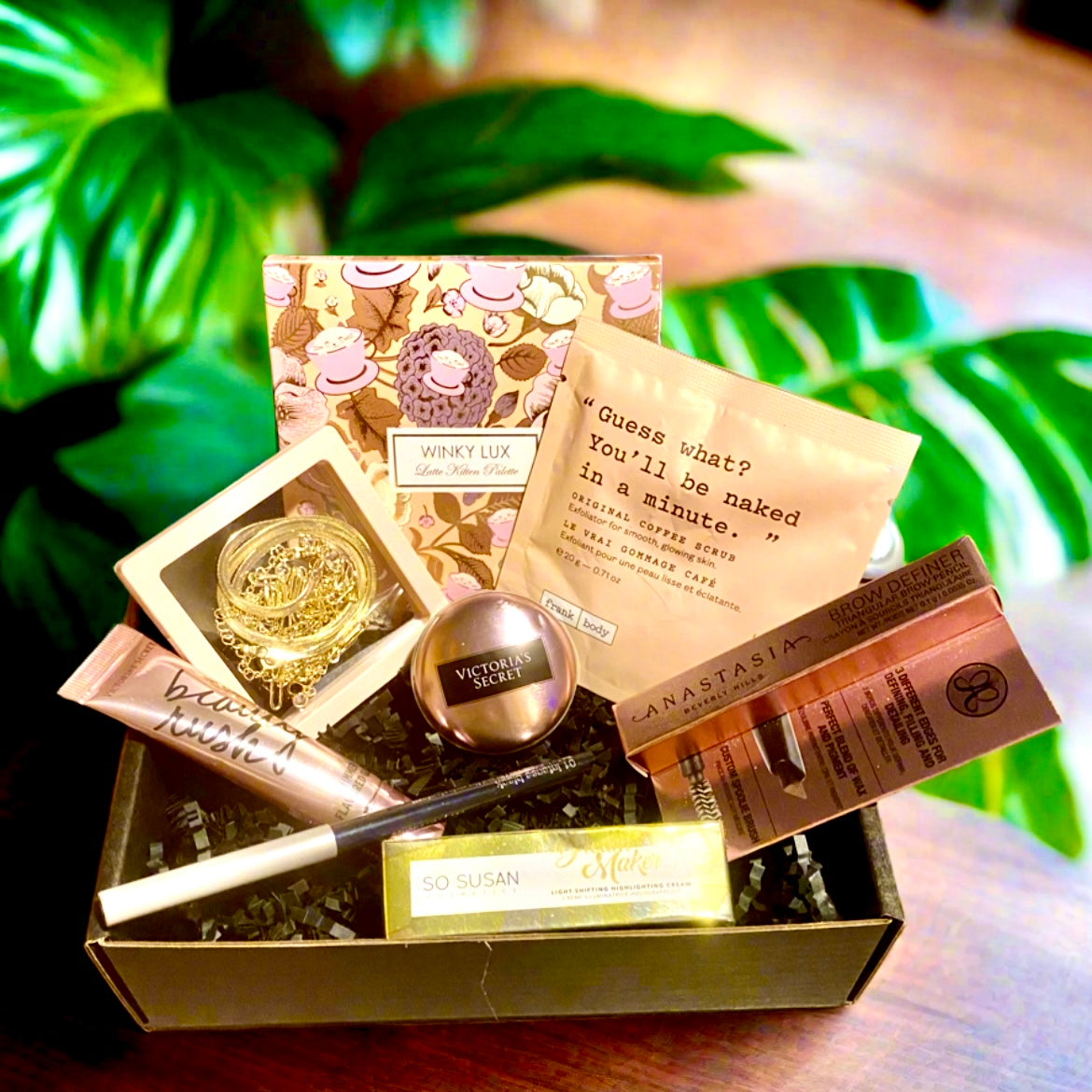 Premium Beauty, Spa & Fine Jewelry Bundle: V.S, So Susan, Anastasia, Clinique