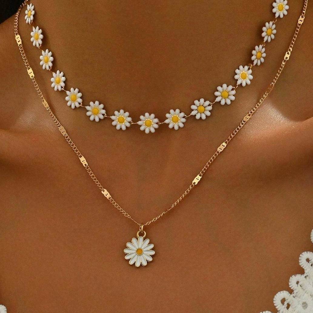 Elegant Daisy Layered Necklace Set – 14k Vermeil Gold & Enamel Flower Pendant