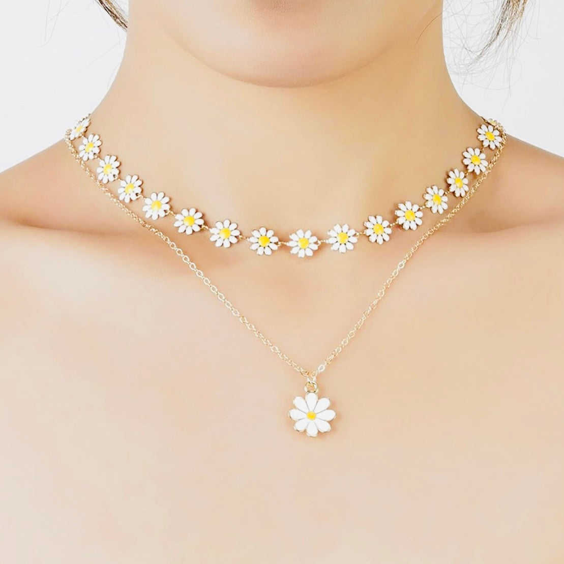 Elegant Daisy Layered Necklace Set – 14k Vermeil Gold & Enamel Flower Pendant