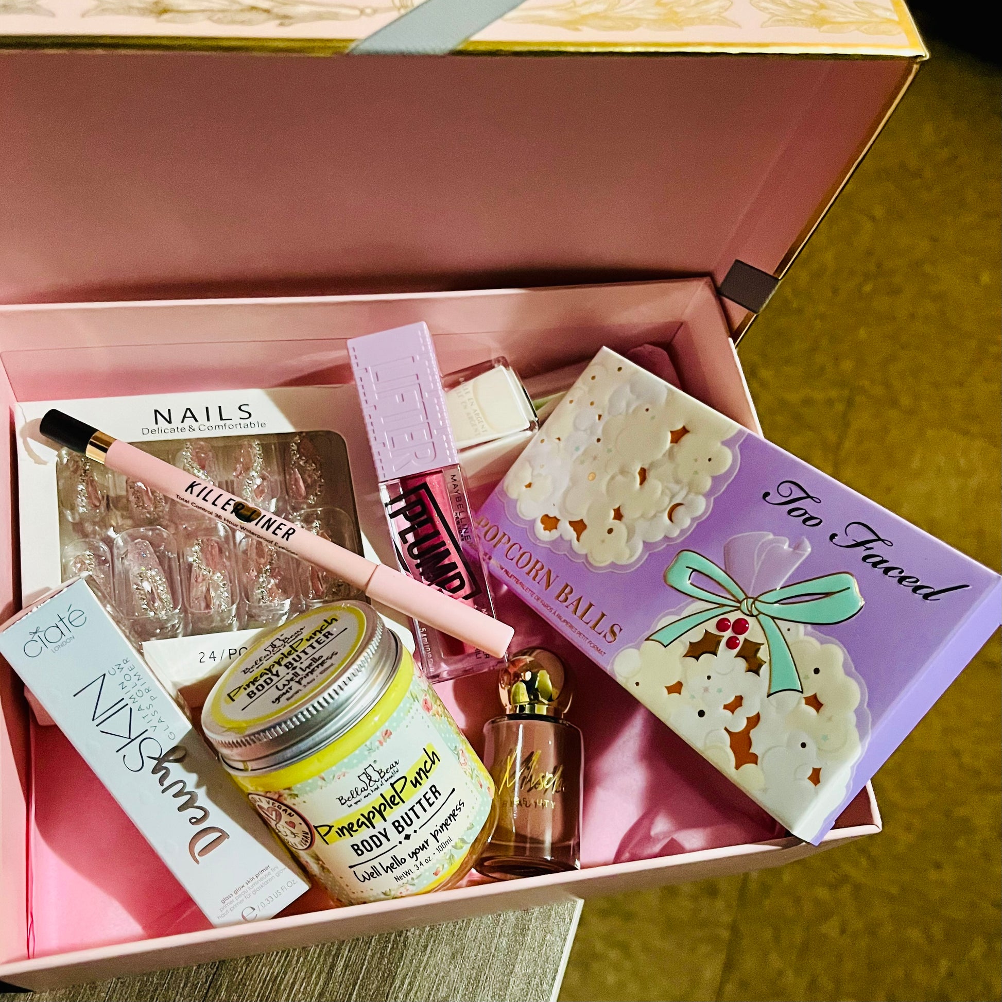 Facetreasures X Too faced glam goddess 8 piece makeup bundle box