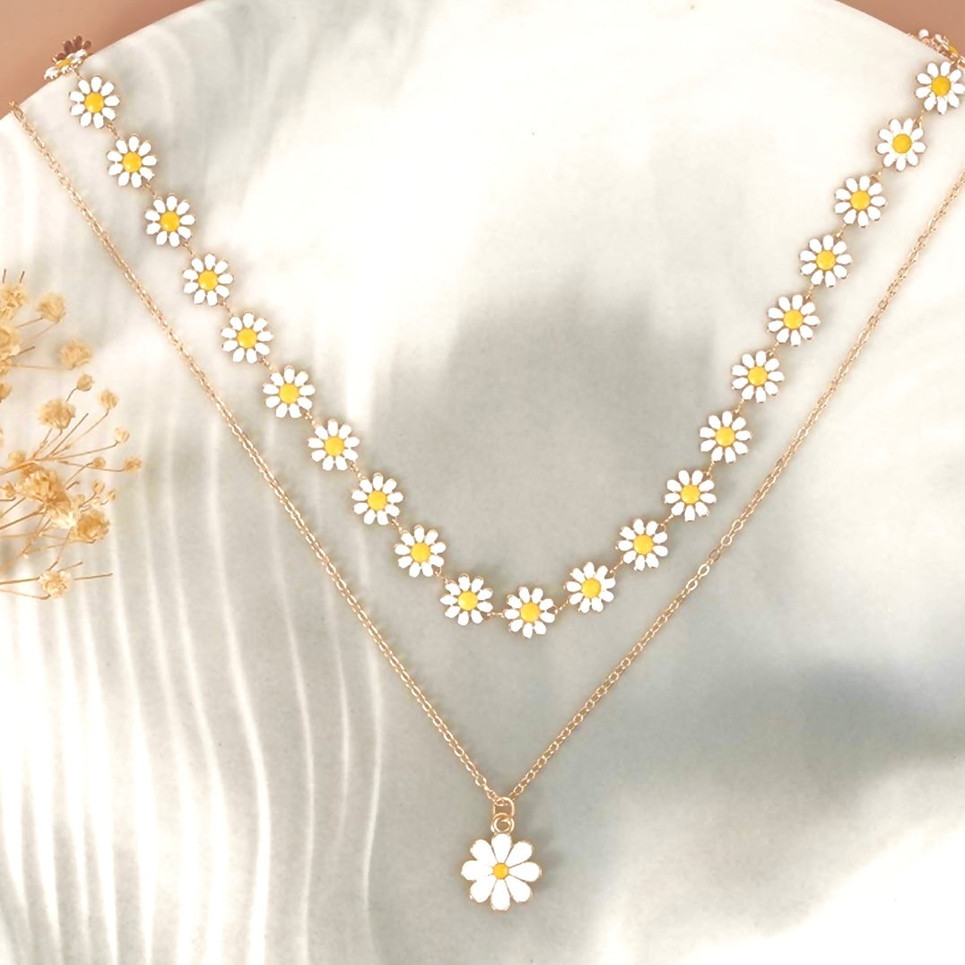 Elegant Daisy Layered Necklace Set – 14k Vermeil Gold & Enamel Flower Pendant