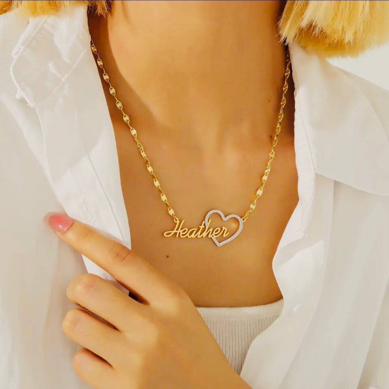Zweifarbiger, herzförmiger Anhänger mit individuellem Namen aus 10 Karat Vermeil-Gold und Sterling-Silber mit passender Halskette