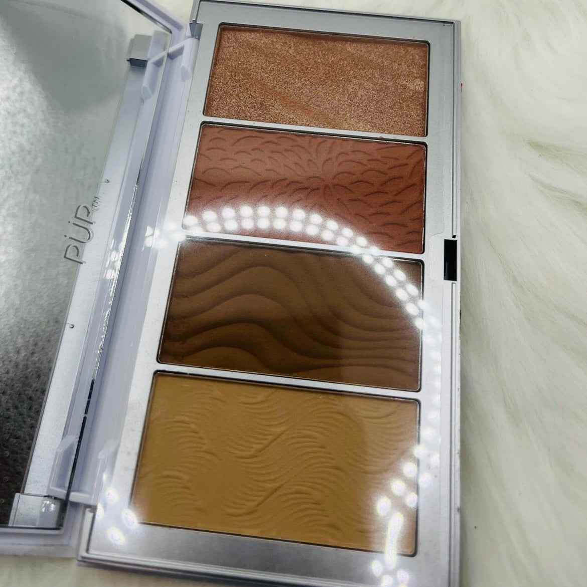 PUR Cosmetics 4-in-1 Hautperfektionierende Puderpalette, Fair Light
