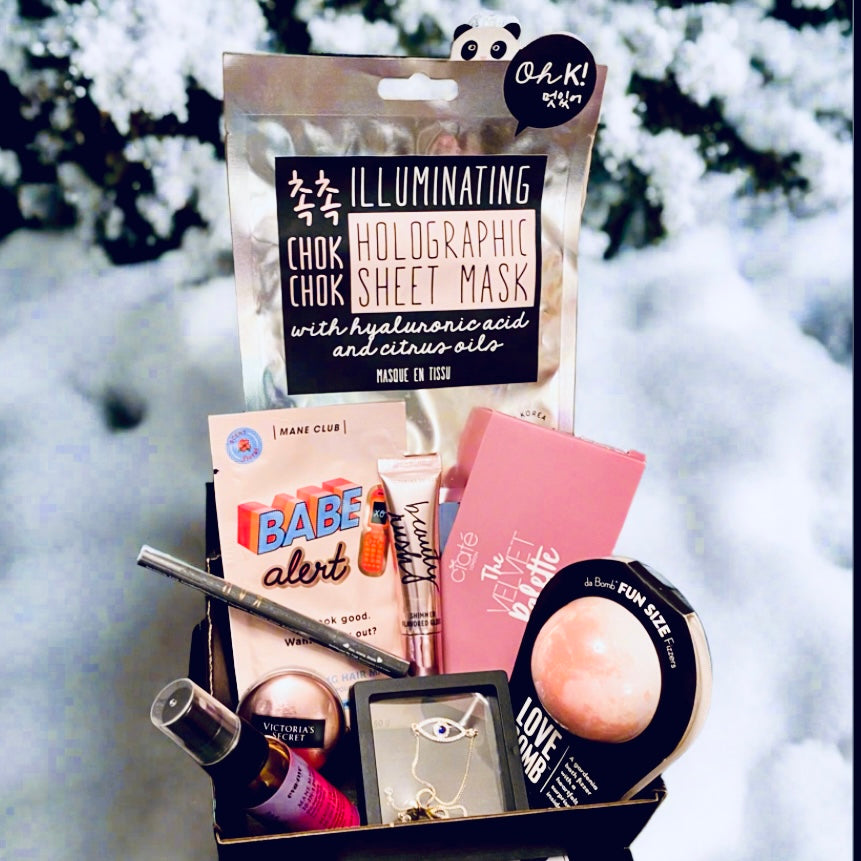 Babe Alert Designer Beauty, Fine Jewelry & Luscious Spa Gift Bundle For Ladies, Mom