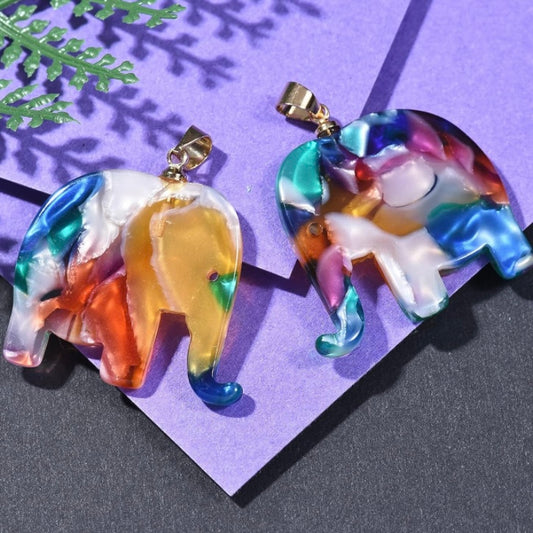 Bezaubernder Glücksbringer-Anhänger mit Elefantenmotiv, 100 % Jadestein und Muschel, mehrfarbig, handgeschnitzt, mit passender Wasserwellen-Halskette aus 10 Karat Gold oder Silber zur Auswahl