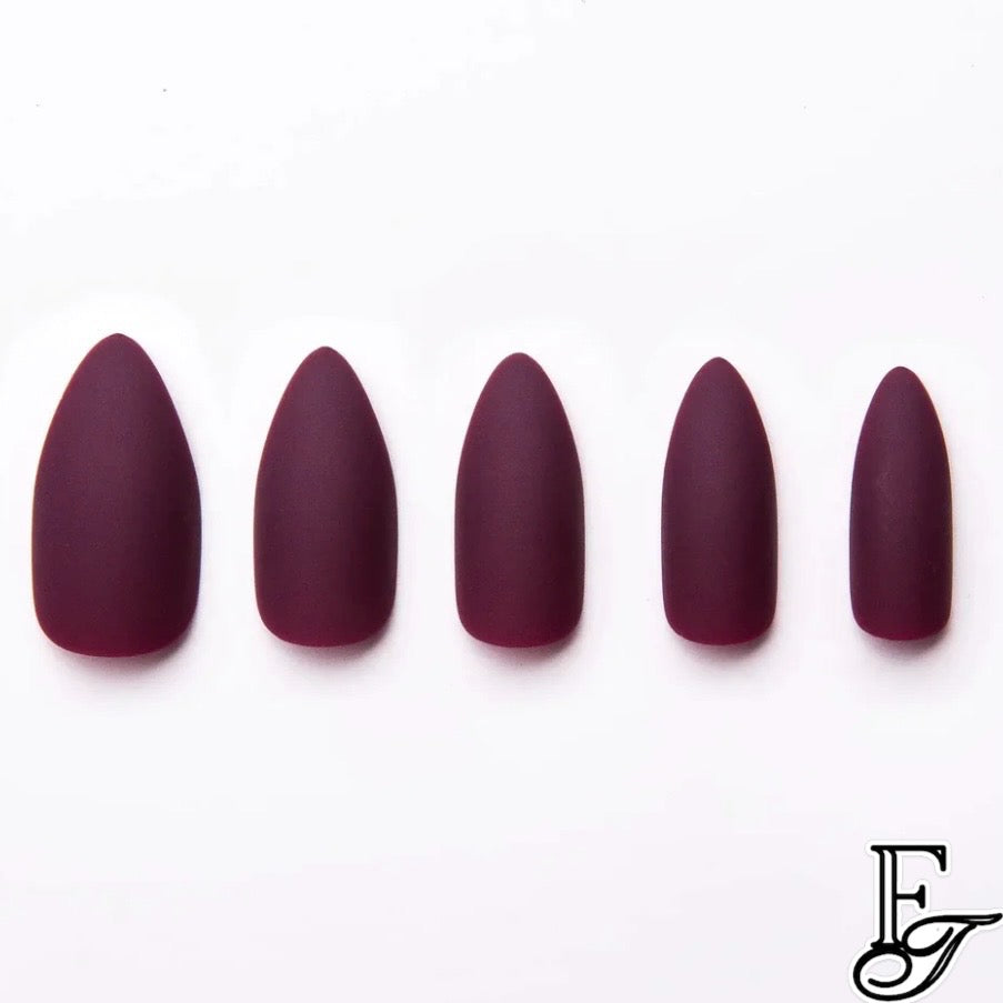 TIP BEAUTY Luxury Artificial Nail Set in Rum + Coke and 24K Magic makes it easy to DIY your mani on the fly. Each set comes with 24 faux nails and non-toxic glue that promises to keep nails in place for up to a week. That’s a whole 168 hours of winter shenanigans! Only available at Facetreasures.com