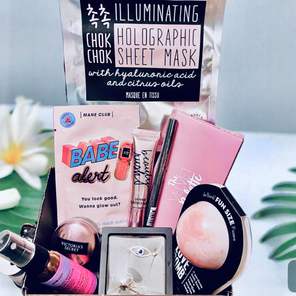 Babe Alert Designer Beauty, Fine Jewelry & Luscious Spa Gift Bundle For Ladies, Mom