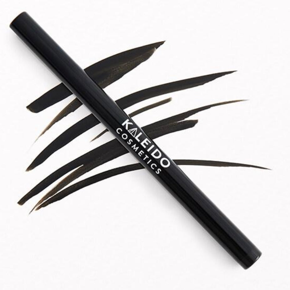 Calling all eyeliner aficionados! If you’ve ever had streaky liners that crease, melt, and run on you, you can put those beauty woes behind you. This liner is impressively waterproof and smudgeproof and delivers the blackest of black pigment. The Obsidian Waterproof Liquid Eyeliner offers a reliable and well-pigmented finish that lasts for up to 18 hours with minimal reapplication needed, making it the perfect choice for any occasion.