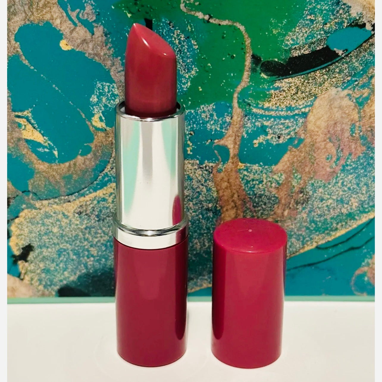 Clinique Plum Pop Lip Colour + Primer #14 | Long-Lasting Hydration | 0.13oz/3.8g