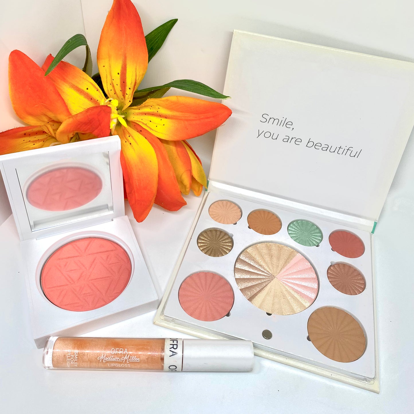 The Ultimate Ofra Glam & Glow Makeup Gift Set, Full Beat