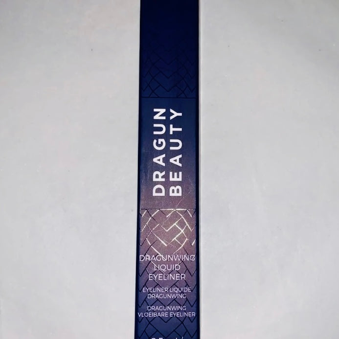 DragunBeauty Delineador de ojos líquido Dragunwing en opaco Tamaño completo 0,016 oz