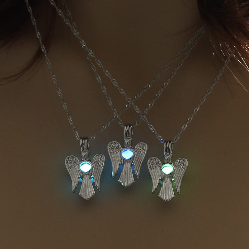 El collar del ángel luminoso