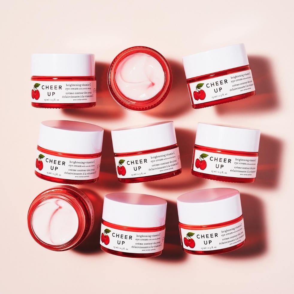 Farmacy Cheer Up Brightening Eye Cream 15ml , This Powerful brightening blend & potent formula visibly firms and smooths the look of fine lines with 4% vitamin C, natural peptides and caffeine. Instant radiance. Hyaluronic acid and three types of vitamin C, including acerola cherry, rejuvenate the eye contour and help reduce the appearance of dark circles. Fast-absorbing. Sinks into skin quickly and doesn’t pill under makeup.