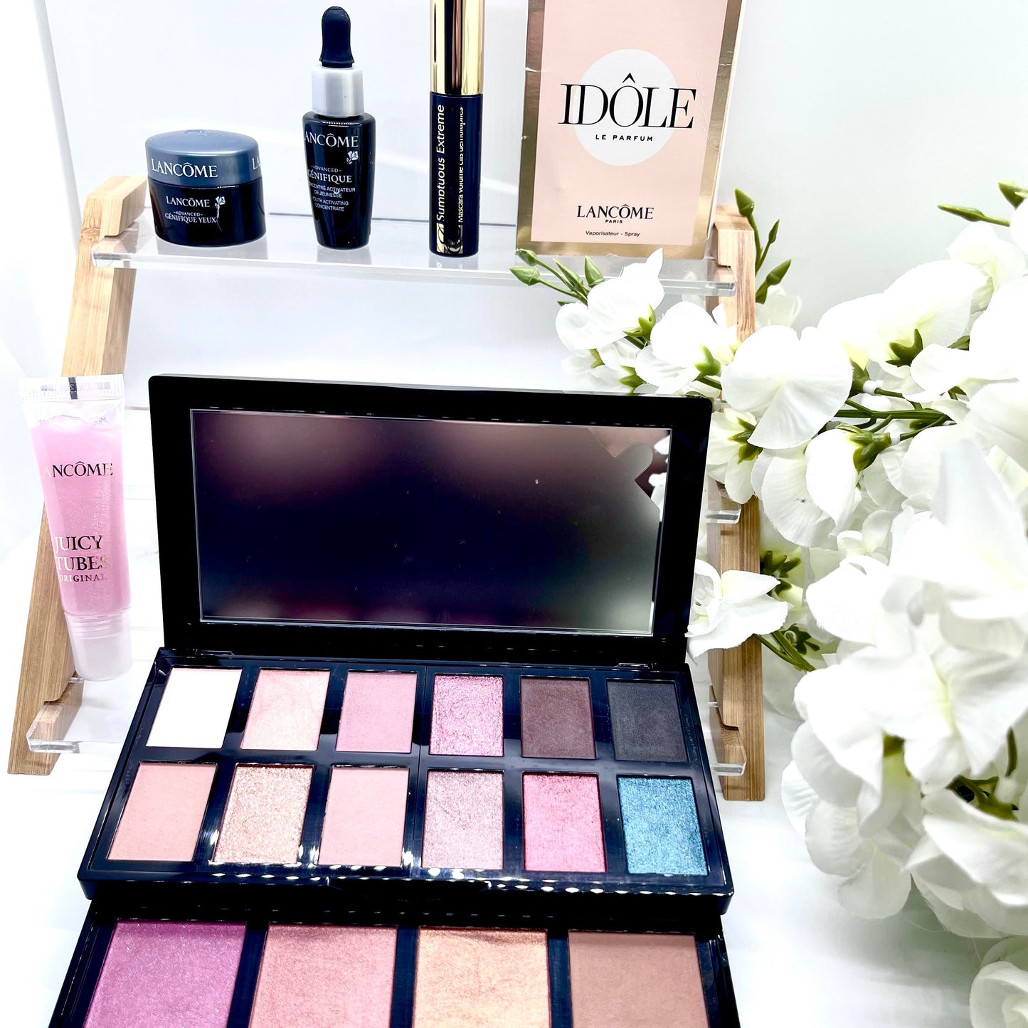 Lancôme's On-Of-a-kind Parisian Wanderlust Gift Set Brings luxury at its finest. The "Ultimate" in Lancome items never before seen curated with only the most popular sought after items on the market. This gift set makes a great addition to any Beauty & Skincare Collector Arsonal. You are only receiving the best in Lancome luxury beauty & skin care Line starting with the following: