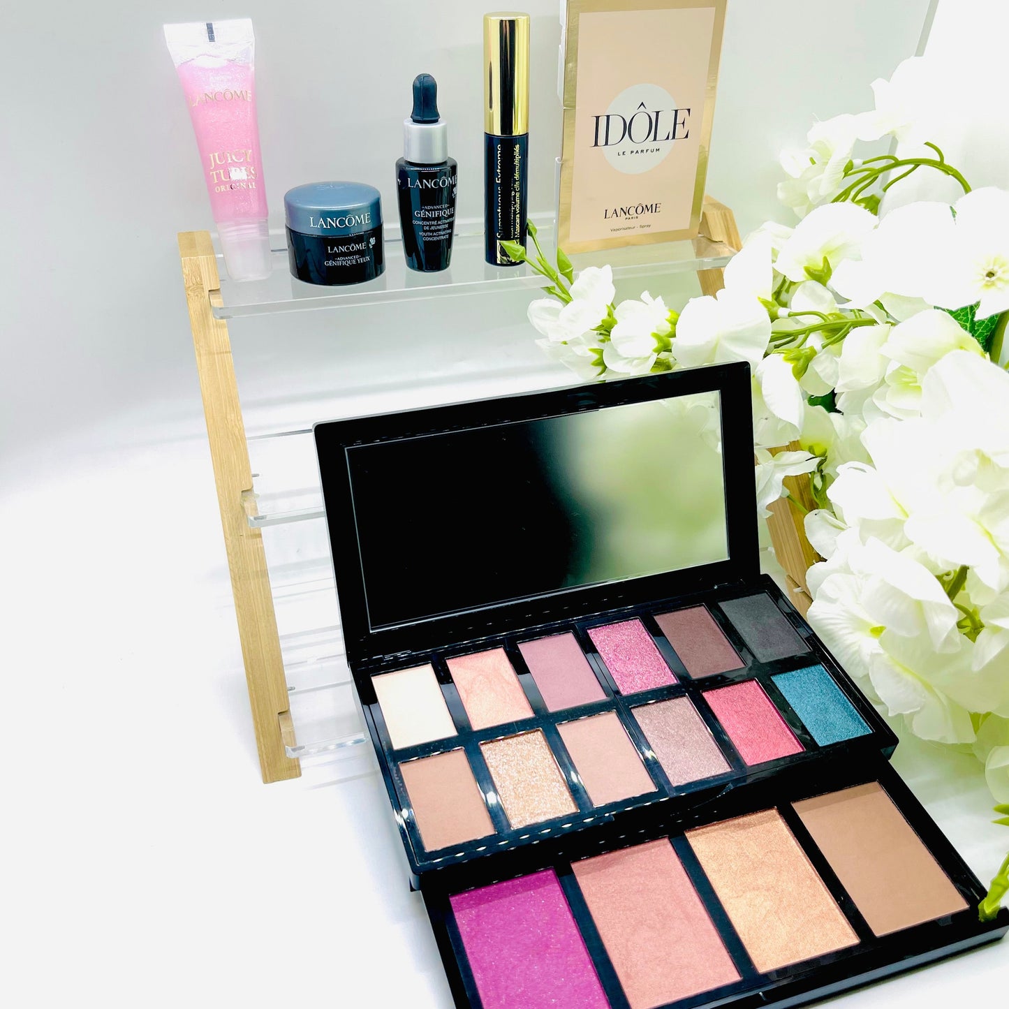 Lancôme's On-Of-a-kind Parisian Wanderlust Gift Set Brings luxury at its finest. The "Ultimate" in Lancome items never before seen curated with only the most popular sought after items on the market. This gift set makes a great addition to any Beauty & Skincare Collector Arsonal. You are only receiving the best in Lancome luxury beauty & skin care Line starting with the following: