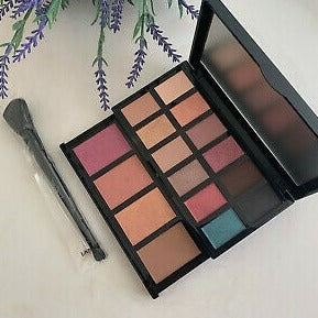 A Parisian Wanderlust Luxury Eye and Face Palette that delivers on Luxury, Style & Quality. Exclusive to the Lancôme Beauty Box, this 12-shade makeup palette offers the best of both worlds. You’ll find everyday neutrals with a matte finish — think work-friendly soft taupe and brown shades — as well as brighter colors with shimmery and metallic finishes to add a little drama for a special occasion or night out.