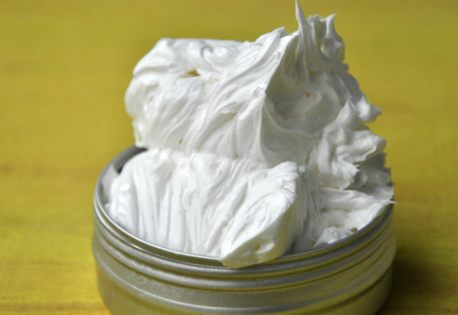 Mascarilla facial con leche Urban Defense de Milk Makeup (4.5 onzas)