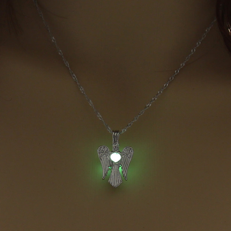 El collar del ángel luminoso