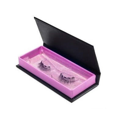 A natural cat eye magnetic lash in black adds subtle outer eye volume and lift to most eye shapes.