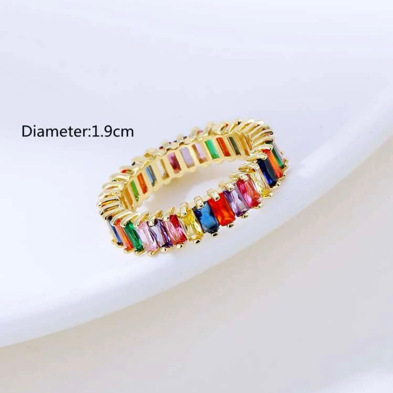 Exquisiter mehrfarbiger, makellos geschliffener Zirkonia 14 Karat Gold Silber Eternity Baguette Ring Größe 7