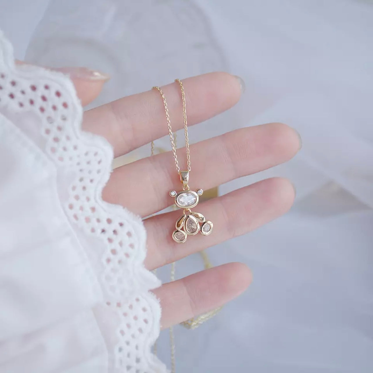 Collar con colgante de osito de peluche de cristal súper brillante de oro de 14 quilates para su despedida de soltera, babyshower, cumpleaños, día de San Valentín o regalo de Año Nuevo