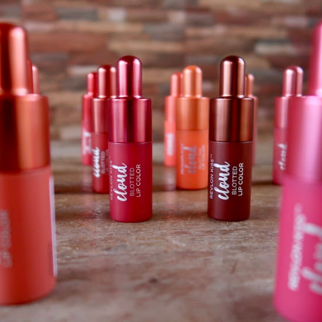 Color de labios borroso Kiss Cloud de Revlon | Todos los tonos