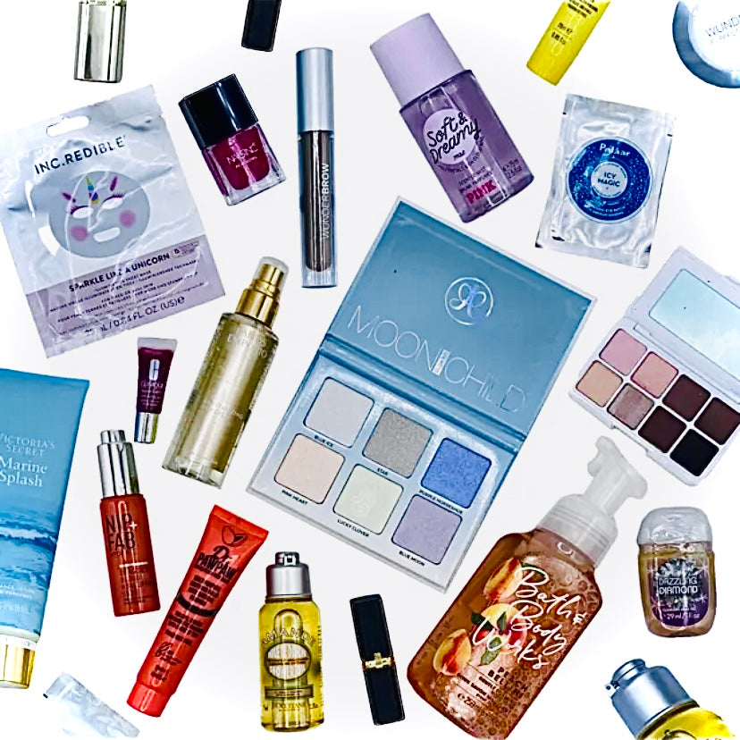 This box represent several beauty products in a flat-lay position for photo optics, giving the customer the perfect view of each premium product that may be included