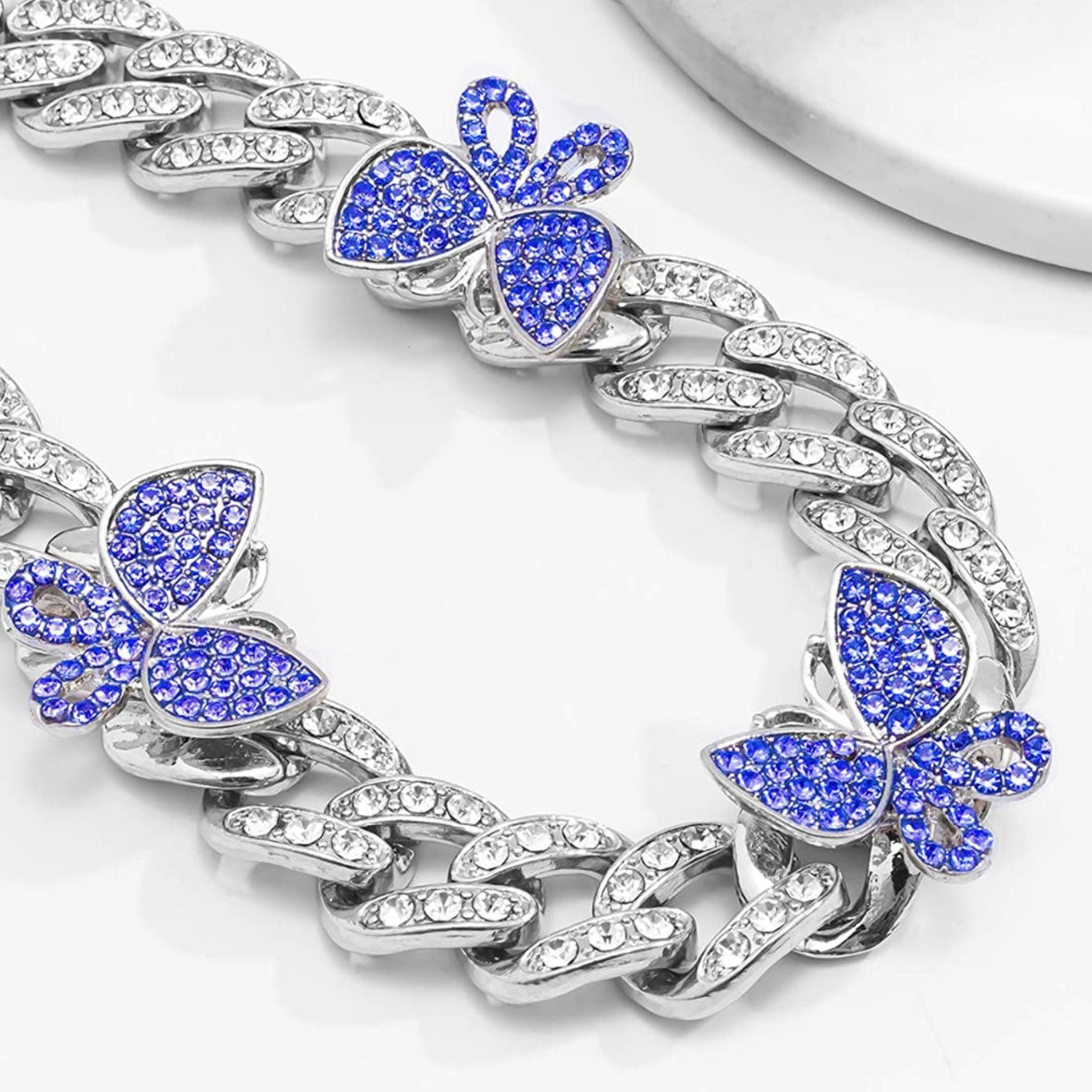 Impresionante pulsera de tobillo con eslabones cubanos y mariposas de diamantes de imitación para mujer