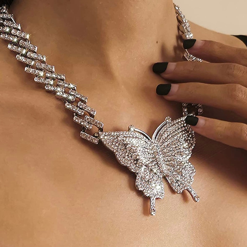 Collar de diamantes de imitación con eslabones cubanos de mariposa de 16 pulgadas