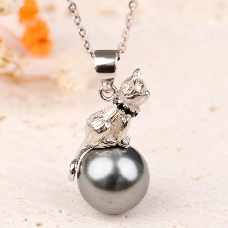 Elegant Rare 925 Diamond Cut Cubic Zirconia Fresh Water Pearl Unique Cat Pendant And 18” Silver WaterWave Chain Set