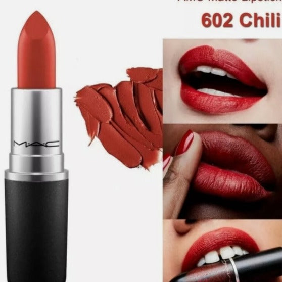 The Powder Kiss Lipstick adds weightless colour with a soft-matte finish. It adds a gentle focus to the lips with a smooth application and a hydrating formula.