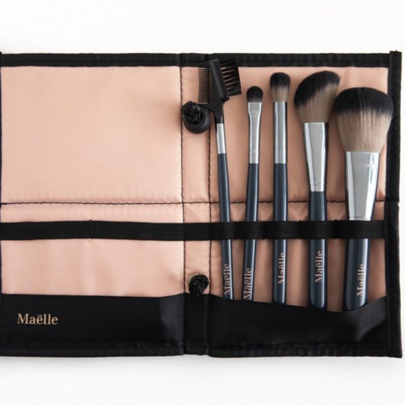 5-piece makeup brush set with case