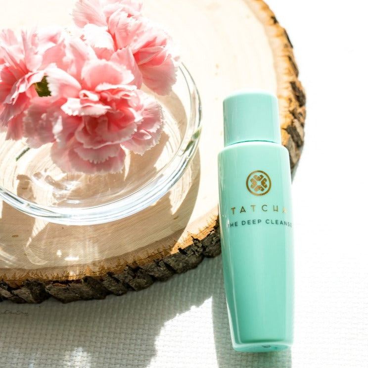 A daily gel cleanser with natural fruit exfoliant that thoroughly but gently lifts impurities and unclogs pores while leaving skin soft and hydrated.