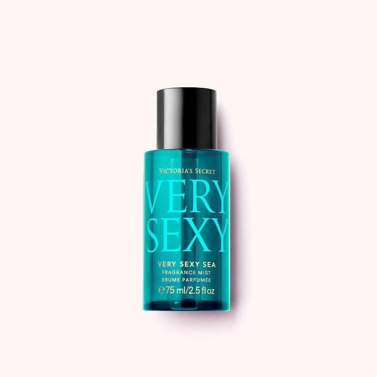 Our refreshing mist, in a travel-ready mini size. Sundrenched & rich, Very Sexy Sea captures the scent of lavish citrus and bronzed skin with a splash of cool water. Mist on, and go. Mist is our lightest version of the fragrance. Perfect for a quick spray throughout the day Fragrance type: Citrus Floral Woody Notes: Italian Bergamot, Neroli Blossom, Sundrenched Cedar 75 ml/2.5 fl oz