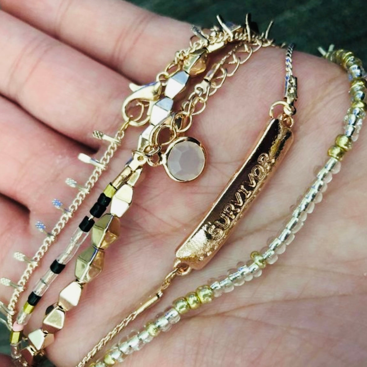 Wunderschönes 5-teiliges goldenes Survivor-Armbandset | Passt allen Größen