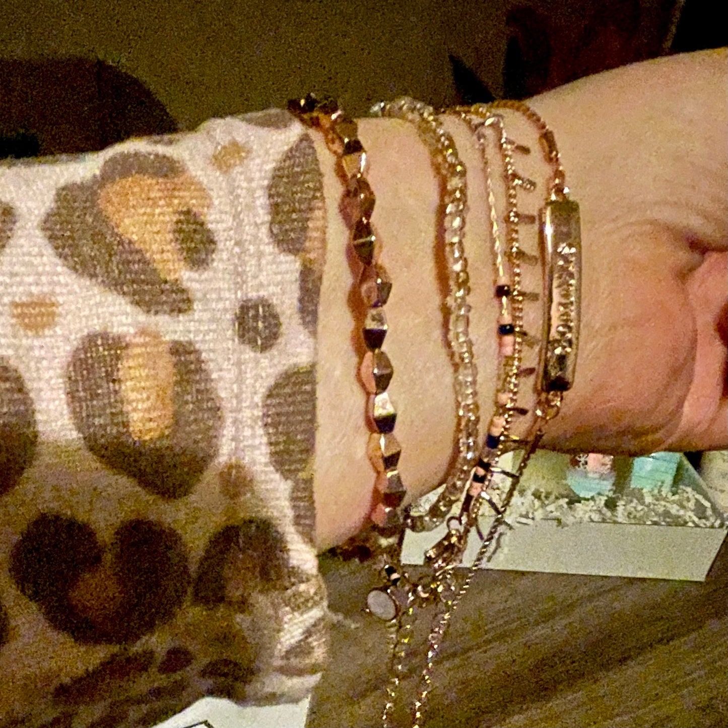 Wunderschönes 5-teiliges goldenes Survivor-Armbandset | Passt allen Größen