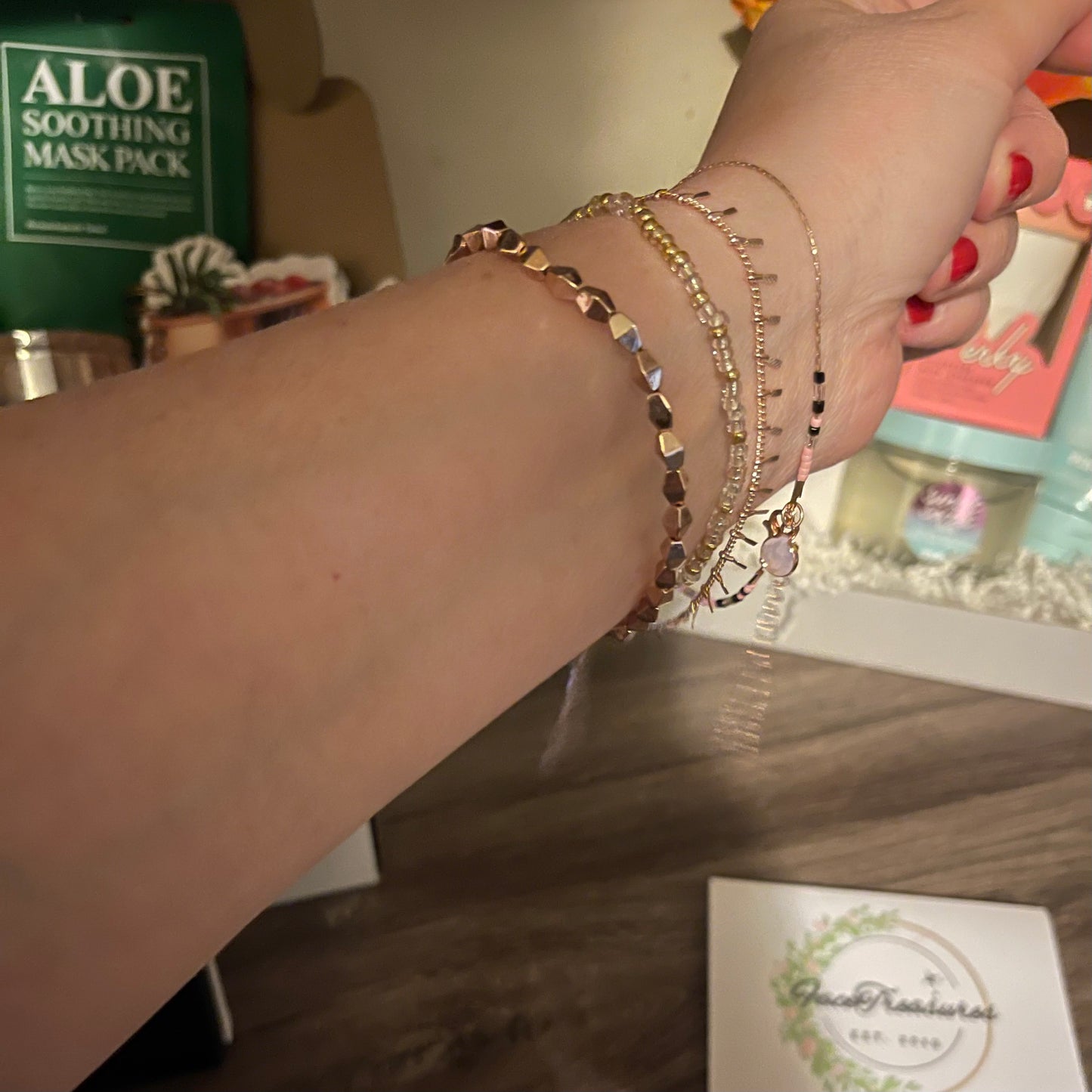 Wunderschönes 5-teiliges goldenes Survivor-Armbandset | Passt allen Größen