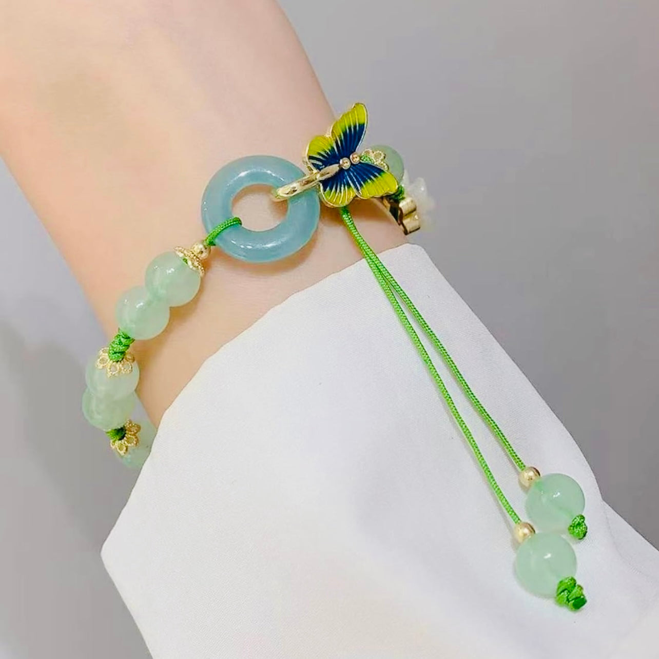 Jade Stone Beaded Bracelet with Flower ands Butterfly Jade Accents for Prosperity and Luck