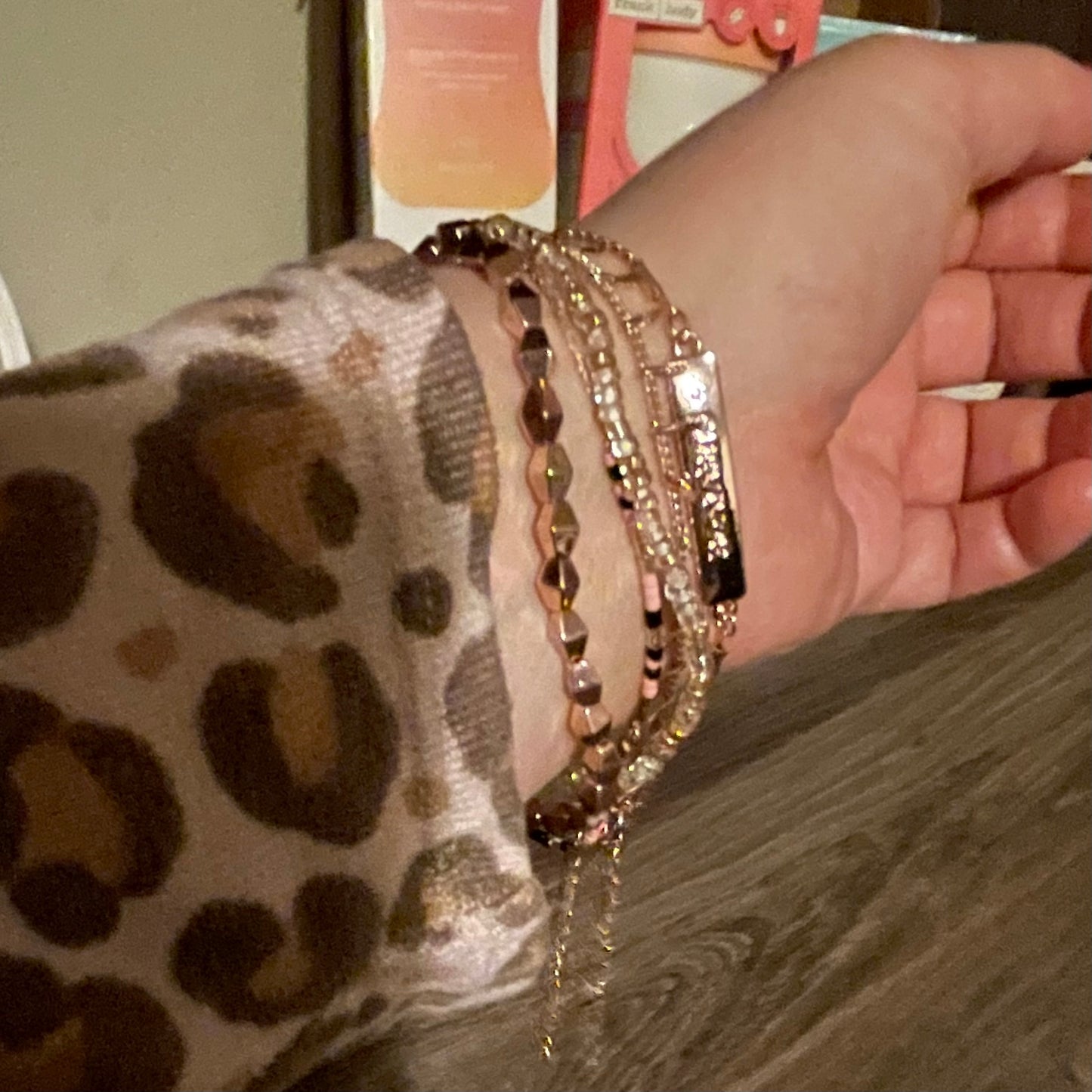 Wunderschönes 5-teiliges goldenes Survivor-Armbandset | Passt allen Größen