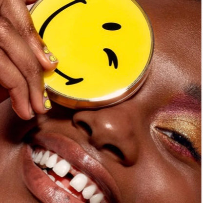 Paleta de sombras de ojos Smiley World Wink On de Ciate London, enviada el mismo día