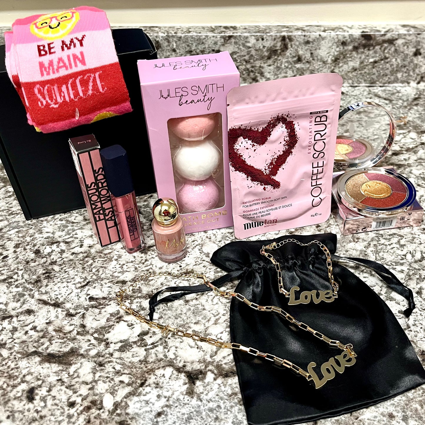 Valentine's Day Fine Jewelry, Pampering Spa & Beauty 'Be Mine' Sweetheart Gift Box