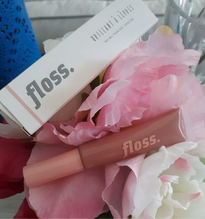 Zahnseide-Lipgloss in „YUL“