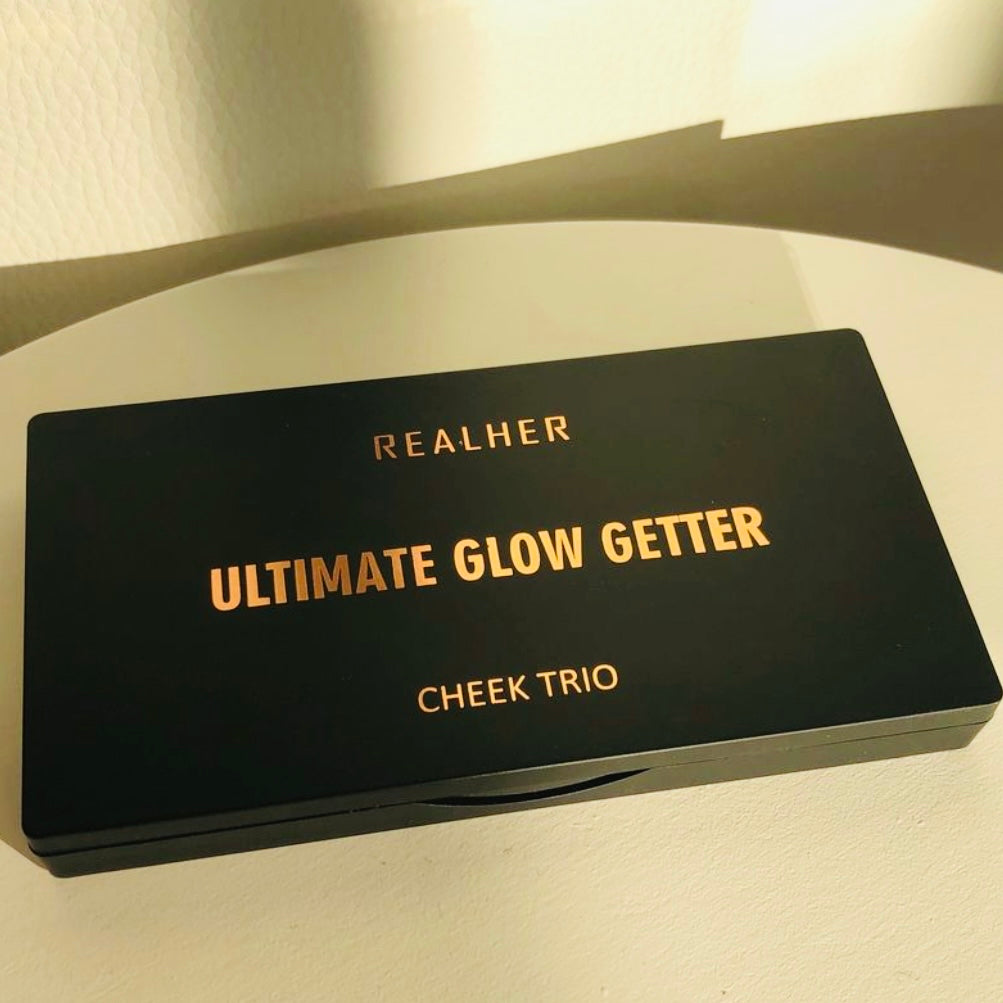 Realher ultimate glow getter face palette features 3 beautiful glowing shades that will highlight and contour every inch of your face and body giving off that island glow youve been dreaming about! Only available for purchase at Facetreasures Boutique at Facetreasures.com shipped same day you order worldwide.