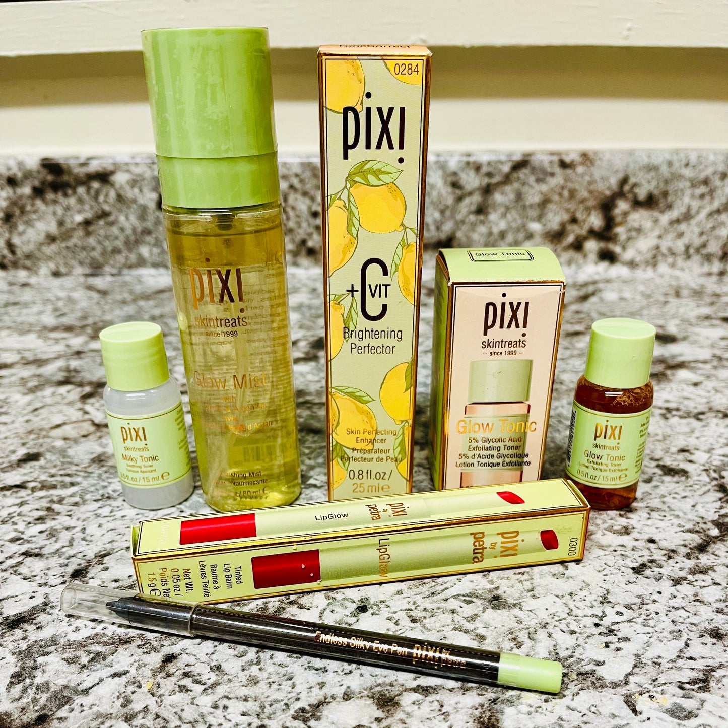 Pixi Skintreats Glow & Tone Gift Bundle