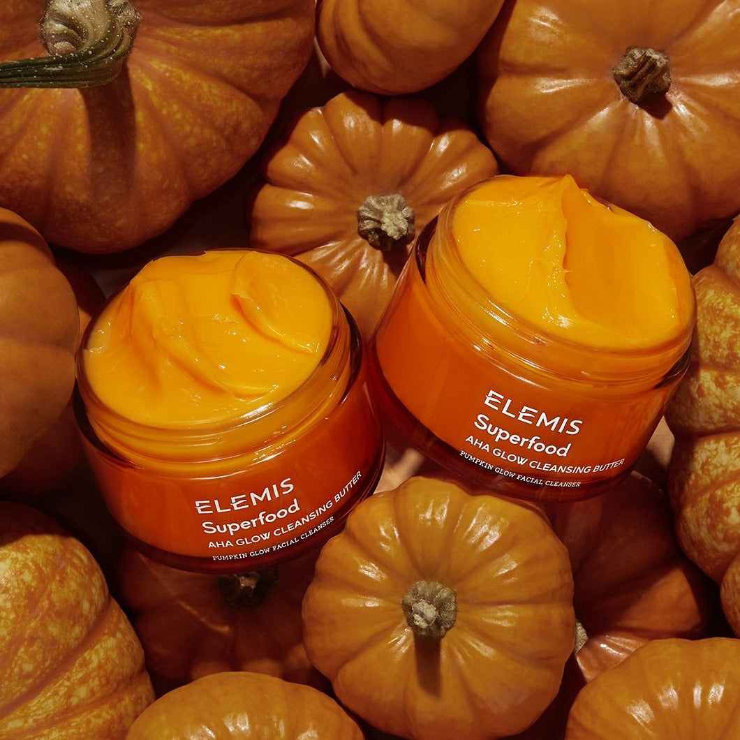 Elemis Superfood AHA Glow Cleansing Butter made with pumkin,Acerola,Mango. Products cleamses, brightens, & nourishes the skin without leaving any residue. 3 ounce full size item