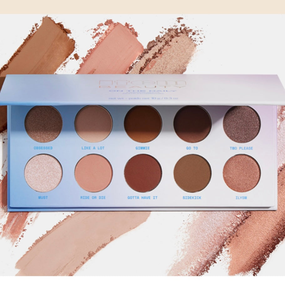 Item Beauty On The Daily – Premium-Lidschattenpalette mit 10 Farbtönen