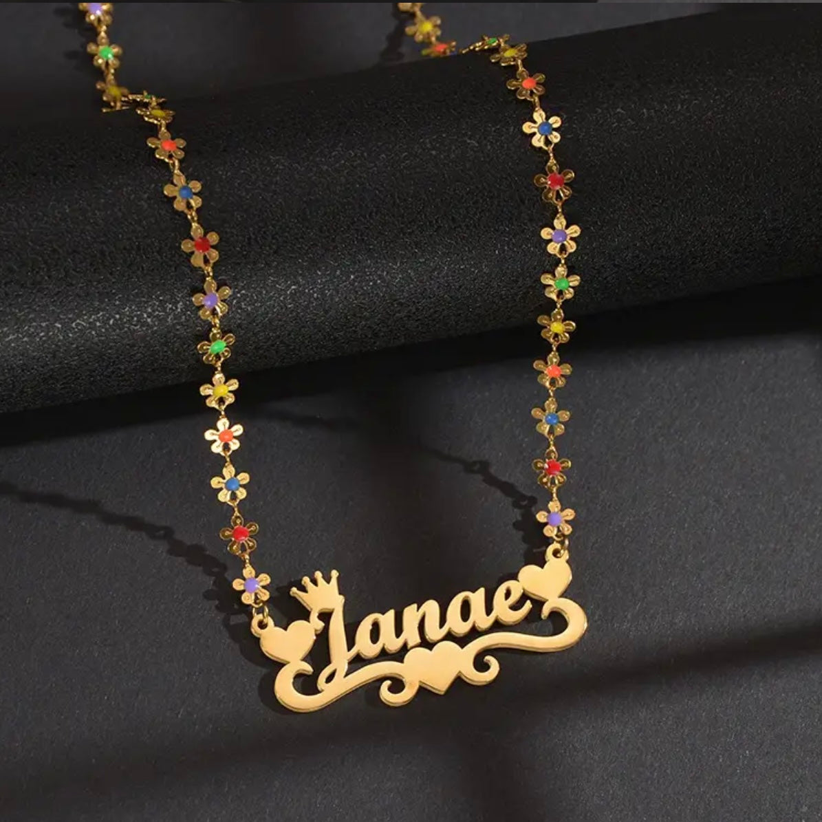 Collar con nombre personalizado de flores y mariposas multicolores 3D de acero inoxidable de oro de 14 k