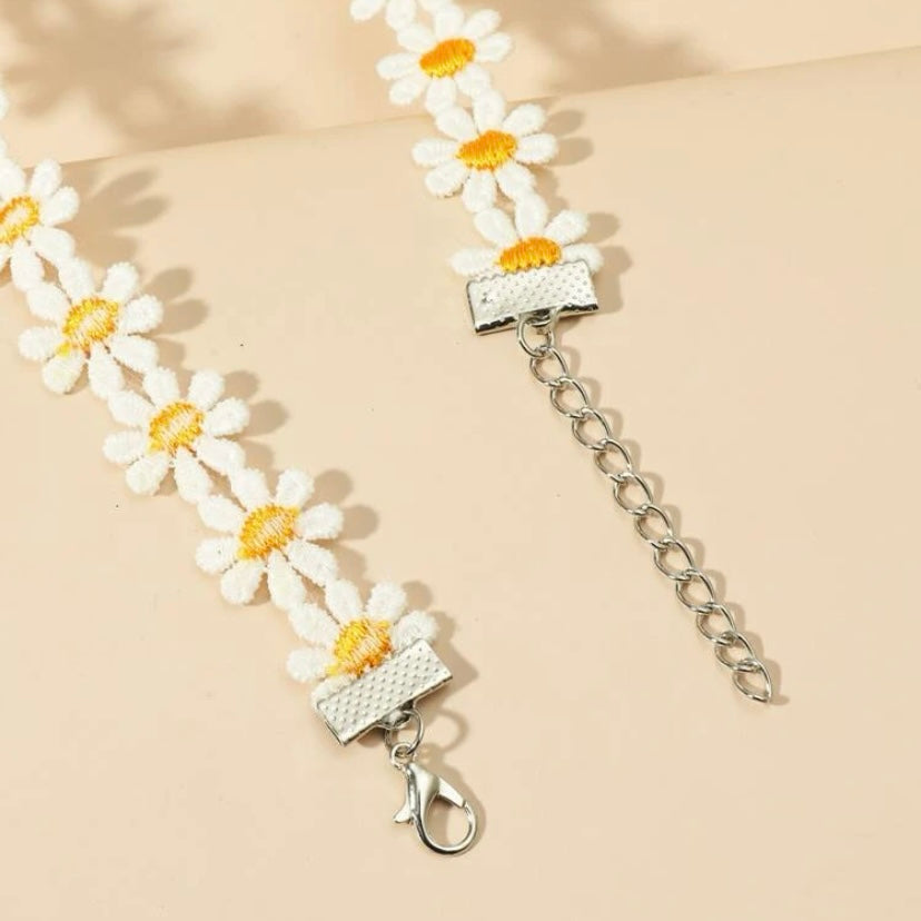 Handcrafted Adjustable White and Yellow Springtime Floral Themed Flower Choker Necklace w/5 Inch Silver Extender